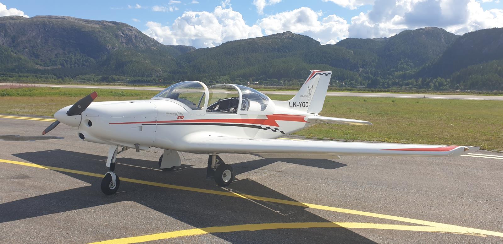 LN-YGC klubbfly
